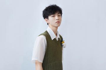 开云体育入口-跨界巨星的辉煌，苏亚雷斯在NBA季后赛之夜闪耀