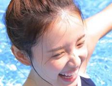 开云体育登录-王冠加冕与沙漠逆袭，足球世界的两极脉动