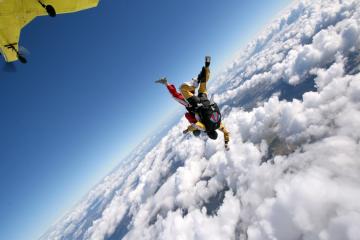 开云下载-永夜中的孤星—记利拉德年度焦点之夜的封神演出