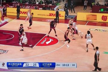 开云体育登录-包含NBA球员换队引发球迷热议，球市瞬间风云变幻的词条
