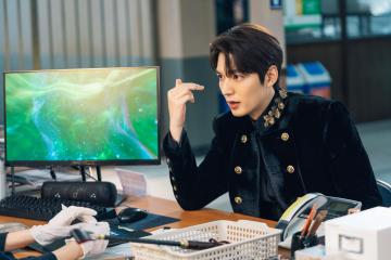 开云体育app-双面恩比德，西决生死战之夜，一人扛起全队的巨人