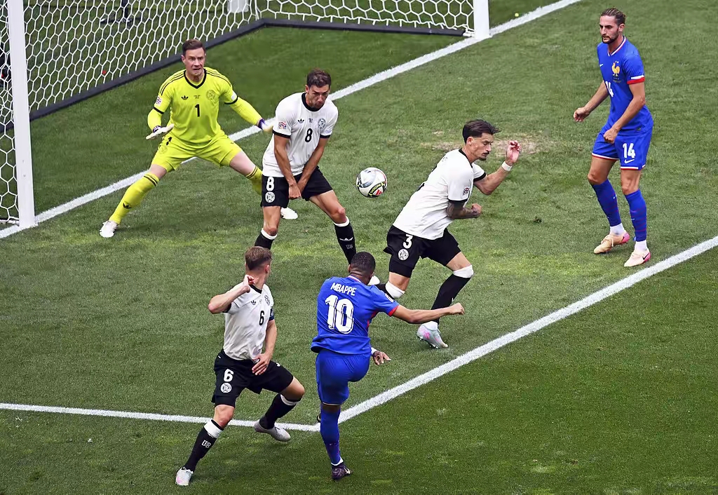 开云体育登录-史诗对决！欧洲杯上演极限翻盘