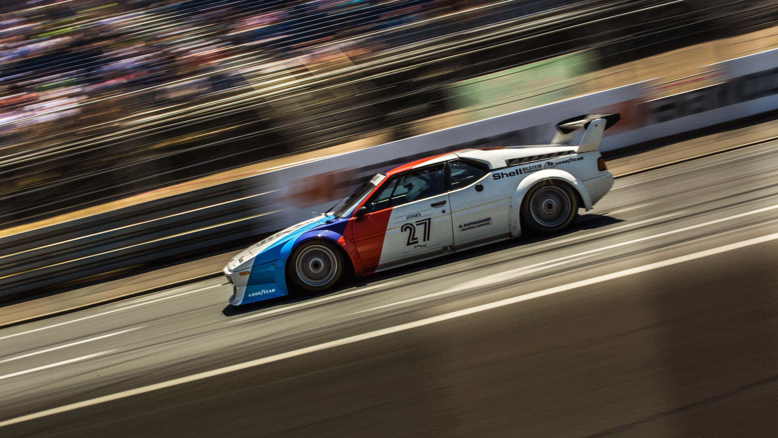 开云体育官方网站-独行侠的团队奇迹与爱德华兹的赛道统治，体育世界中的双星闪耀