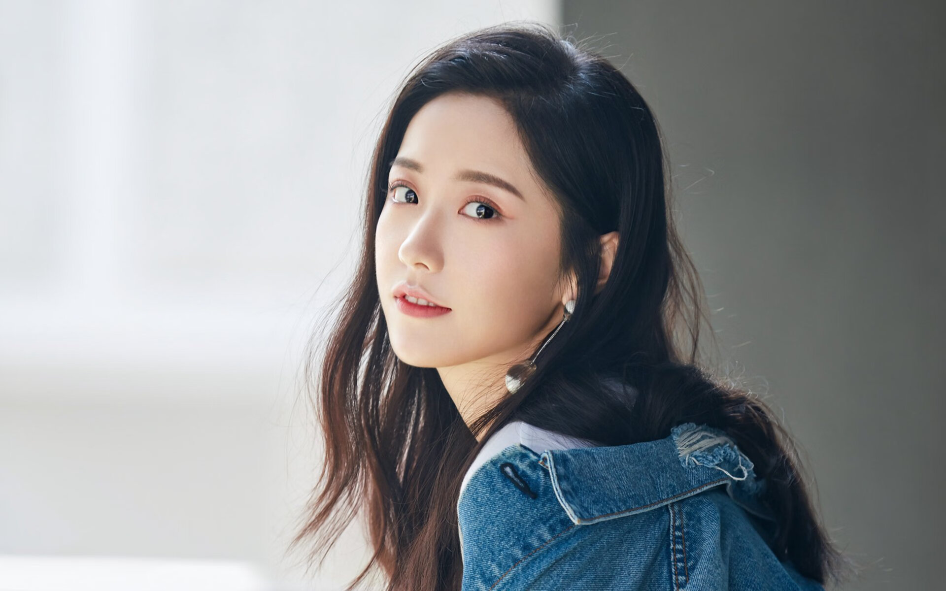 开云体育在线-今夜，世界为他让路