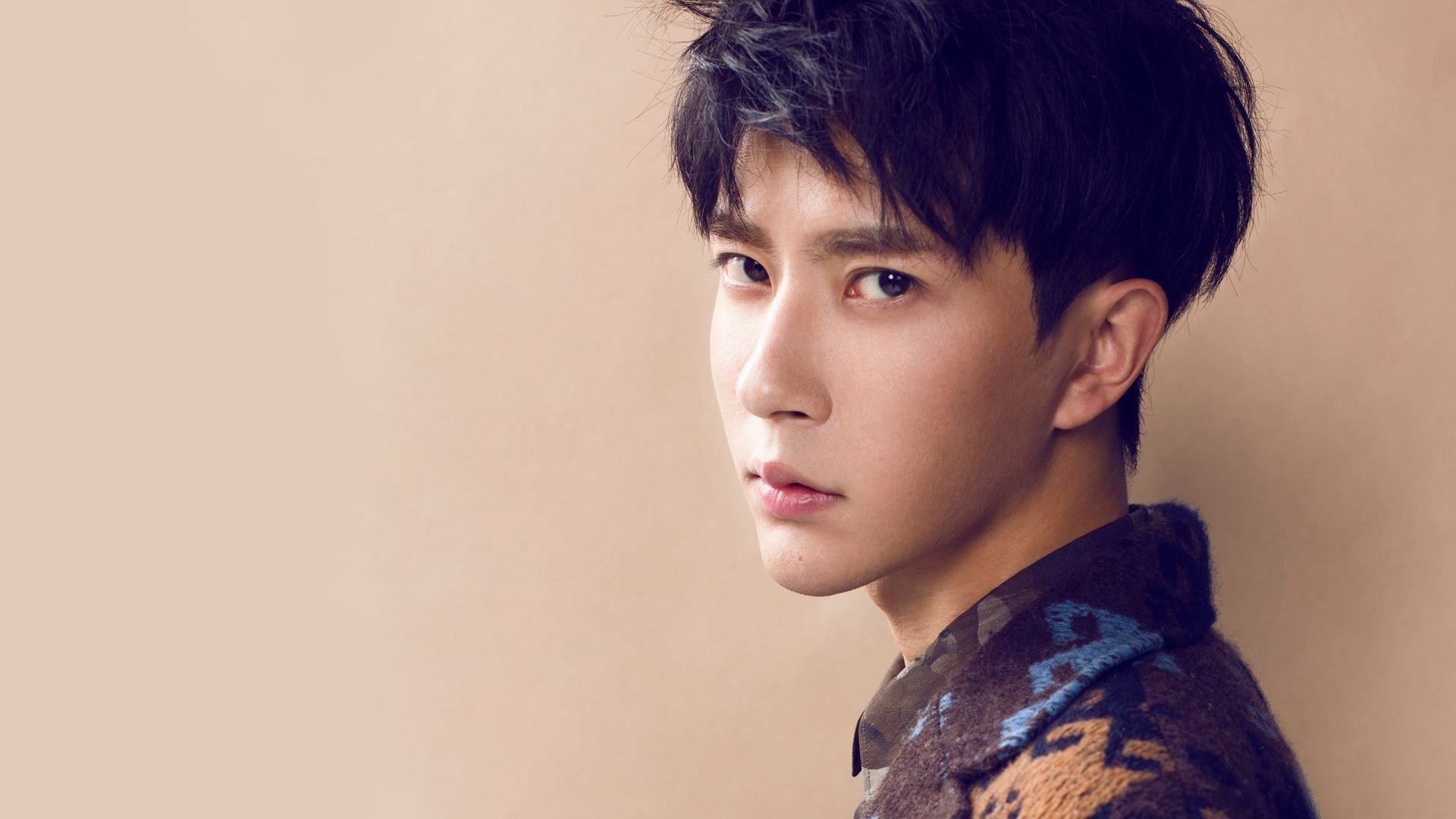 开云下载-恩比德,攻防一体的巨兽,如何在焦点之夜主宰比赛?